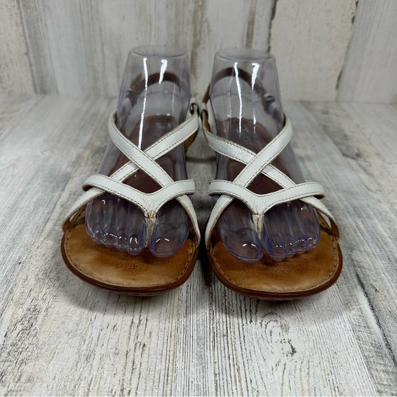 Born Women Mai in White Summer Flat Sandals #510 - Picture 2 of 11